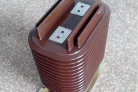 如何区分电压互感器和电流互感器？