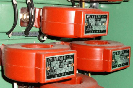 为什么电流互感器二次侧不能开路？